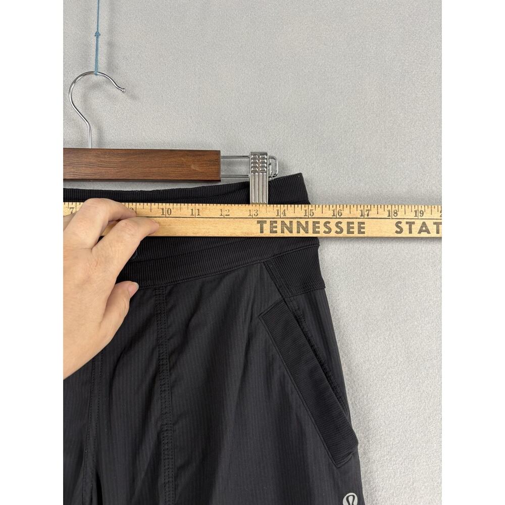 Lululemon Pants Womens 6 Gray Capri Drawstring Waist Pockets Yoga Gym Athletic - Picture 3 of 9